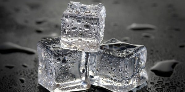 ice cubes that can break a dogs tooth